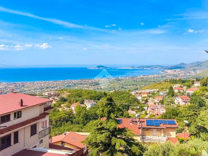 Appartamento trilocale in vendita in Via Acquata dei Palombi, Castellonorato, Formia