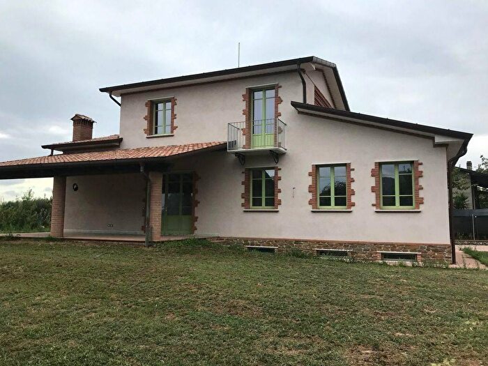 Casa con 6 locali in vendita in Via Romana, Pietrasanta