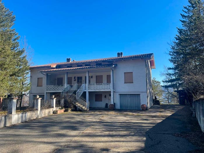 Casa quadrilocale in vendita in Via Pietro Giardini, Lama Mocogno