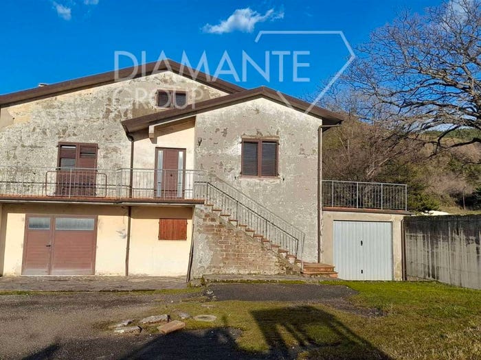 Casa con 6 locali in vendita in Sestino