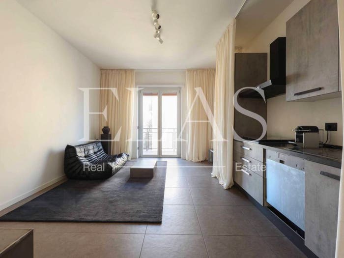 Appartamento trilocale in vendita in Via Luigi Canonica, Paolo Sarpi, Milano