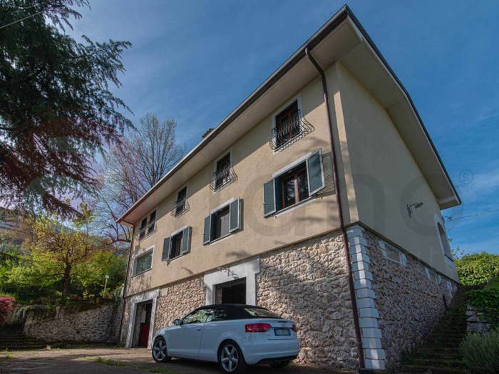 Casa con 6 locali in vendita in Via Prima Traversa San Martino, Gorga