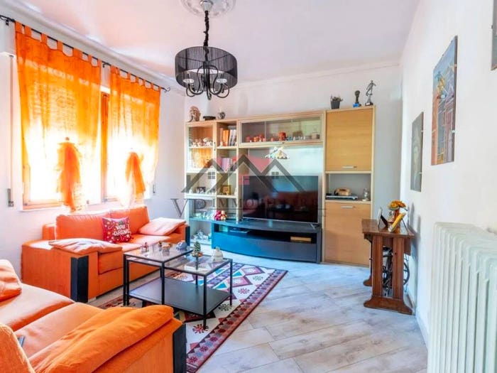 Casa con 6 locali in vendita in Viale G Cercignani, Centro, Pomarance