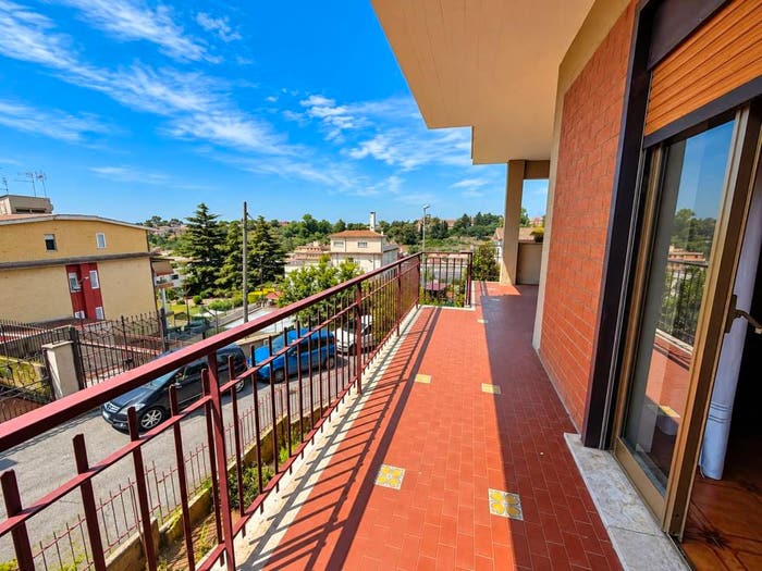 Appartamento quadrilocale in vendita in Via Villadossola, Collina delle Muse, Roma