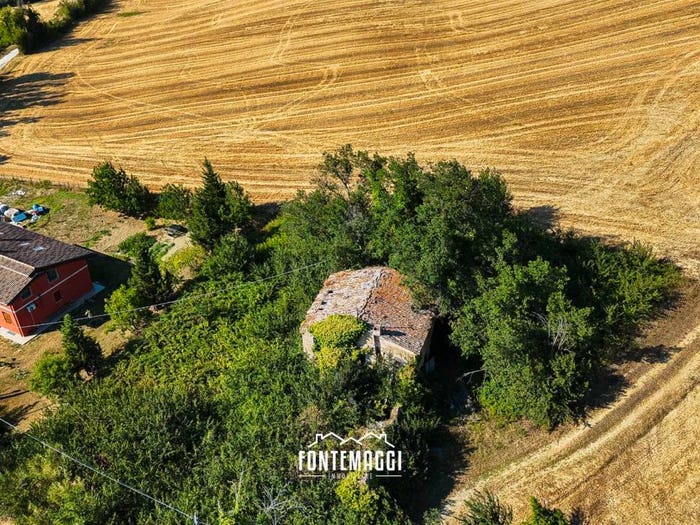 Casa con 6 locali in vendita in Caminate, Fano
