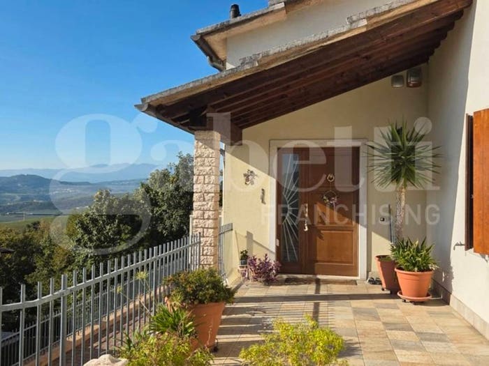 Casa con 6 locali in vendita in via don pietro albrighi B, Cerro Veronese