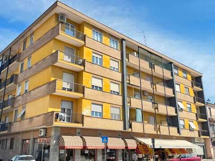 Appartamento quadrilocale in vendita in Corso Valentino, Valentino, Casale Monferrato