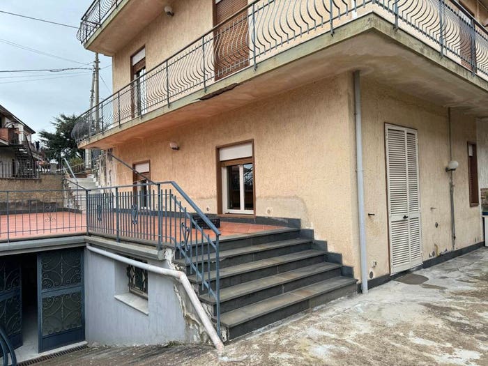 Appartamento con 5 locali in vendita in Centro, Pedara