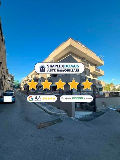 Appartamento con 6 locali in vendita in Vicolo Davide Ancillotto, Falciano, Caserta