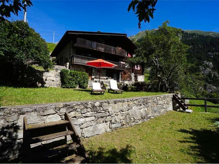 Casa con 6 locali in vendita in abitato motta, Macugnaga