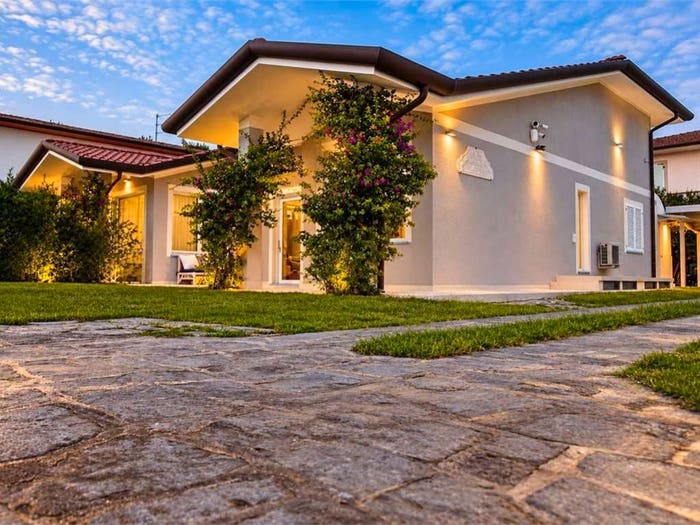 Casa con 6 locali in vendita in Via Duca d'Aosta, Centro, Forte dei Marmi