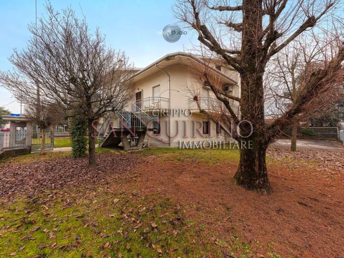 Casa con 6 locali in vendita in Via Ghinosi, Centro, Moglia