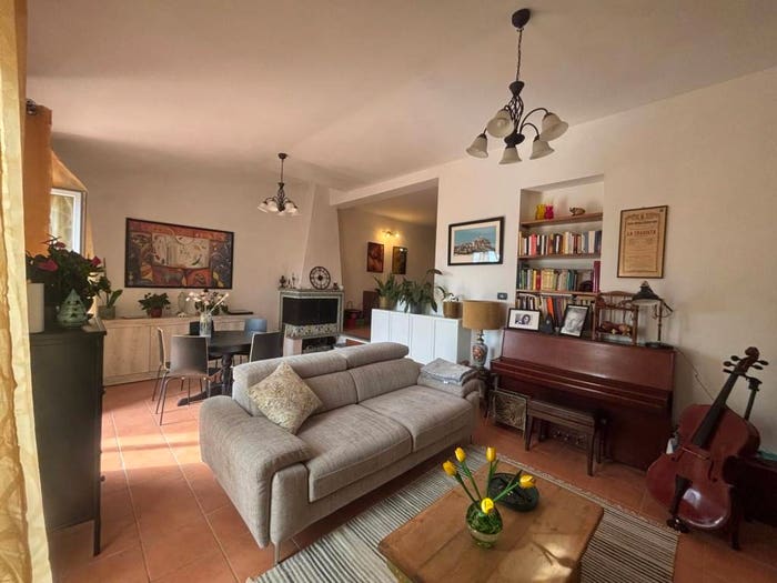 Casa quadrilocale in vendita in Via Cesare Battisti, Centro, Morlupo