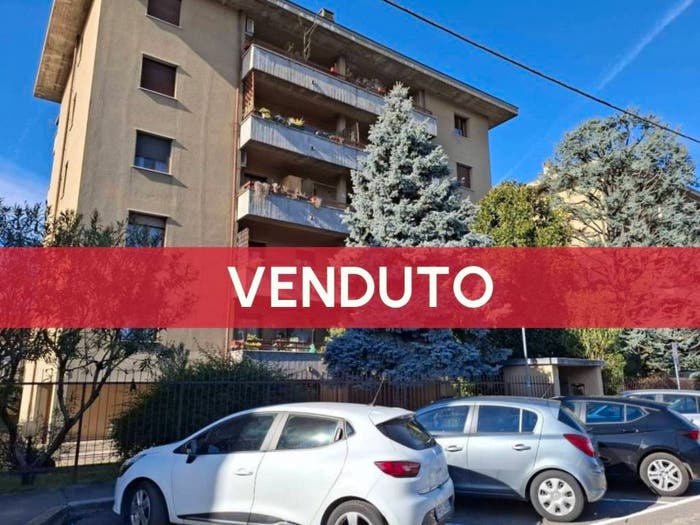 Appartamento quadrilocale in vendita in Via Volturno, Flora, Legnano
