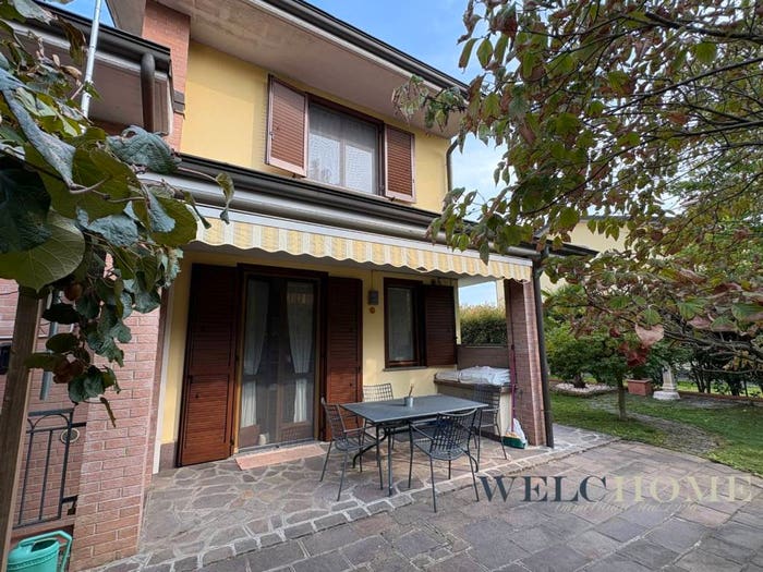 Casa quadrilocale in vendita in Via Salvador Allende, Arluno