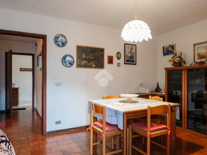 Casa con 6 locali in vendita in Frazione dosso, Vallarsa