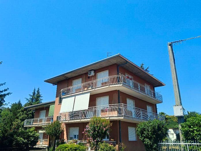 Appartamento trilocale in vendita in Via Aprile, Centro, Besozzo