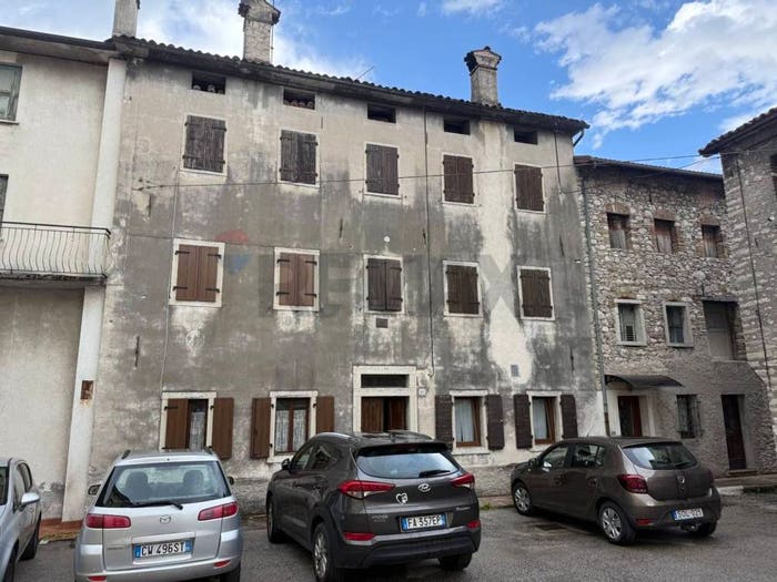 Appartamento con 6 locali in vendita in Via Fortogna, Fortogna, Longarone