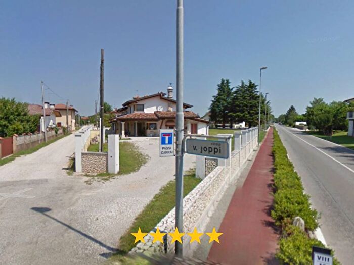 Appartamento con 6 locali in vendita in Vicolo Joppi, Centro, Castions di Strada