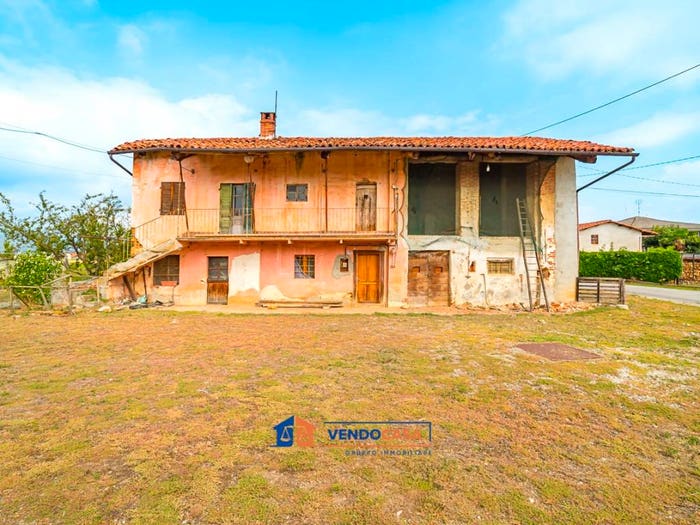 Casa quadrilocale in vendita in Via del Bosco, Busca