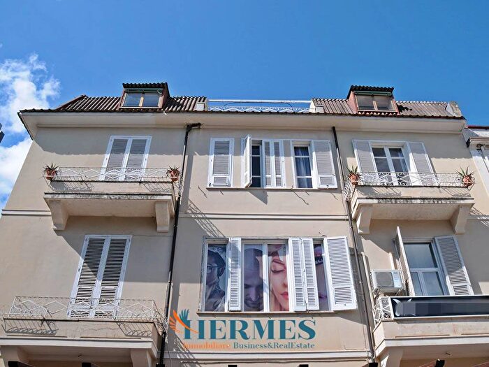 Appartamento con 6 locali in vendita in Via Filippo Corridoni, Nicastro Sambiase, Lamezia Terme