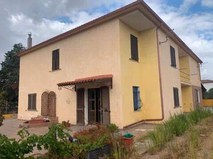 Casa con 6 locali in vendita in Via Alfonso Lamarmora No Number, Perfugas