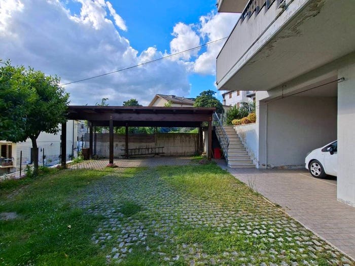 Casa con 6 locali in vendita in Via Carpignana, Ascoli Piceno