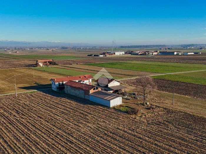 Casa con 6 locali in vendita in Via Civallero e Molar, Envie