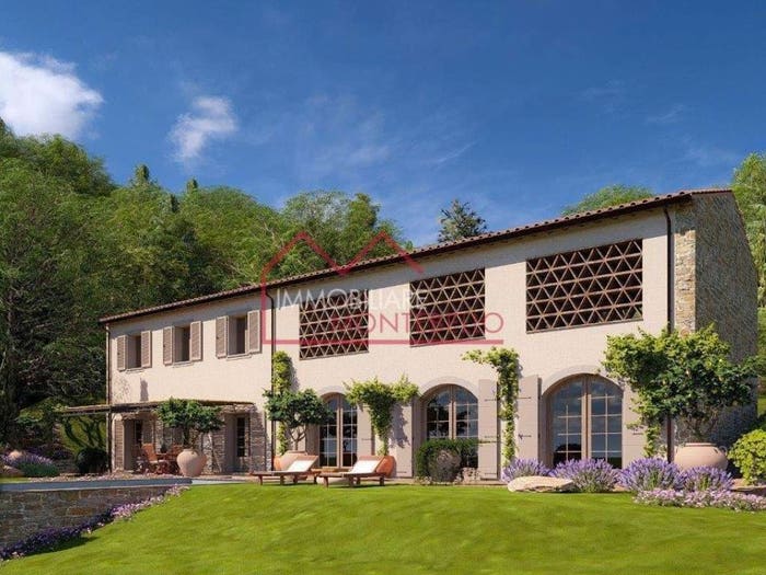 Casa quadrilocale in vendita in Via Montebello, Camaiore Paese, Camaiore