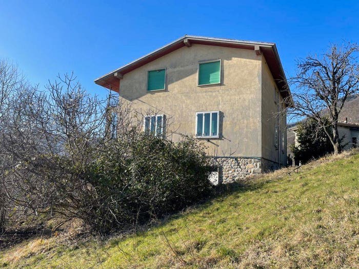 Casa con 6 locali in vendita in Località Colombaia, Bobbio
