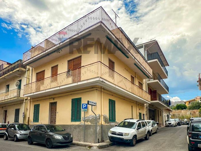 Casa con 6 locali in vendita in Via Luigi Pirandello, Furci Siculo
