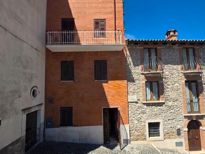 Casa con 6 locali in vendita in Via Marcellina, Centro, San Polo dei Cavalieri