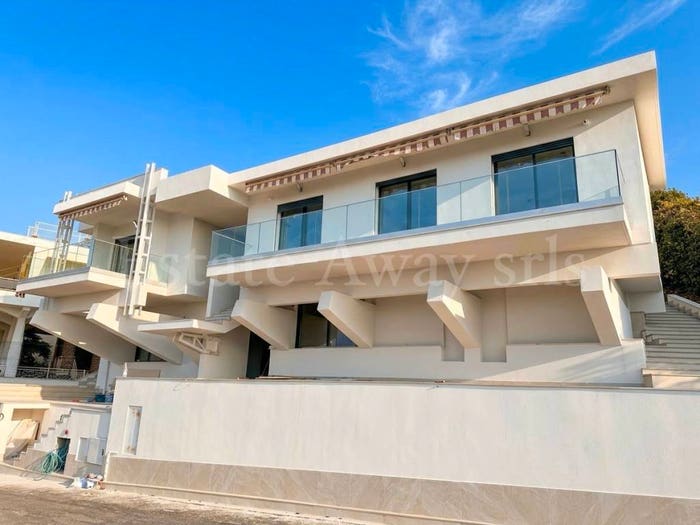 Casa con 6 locali in vendita in Via Conca Verde, Centro, Vallecrosia