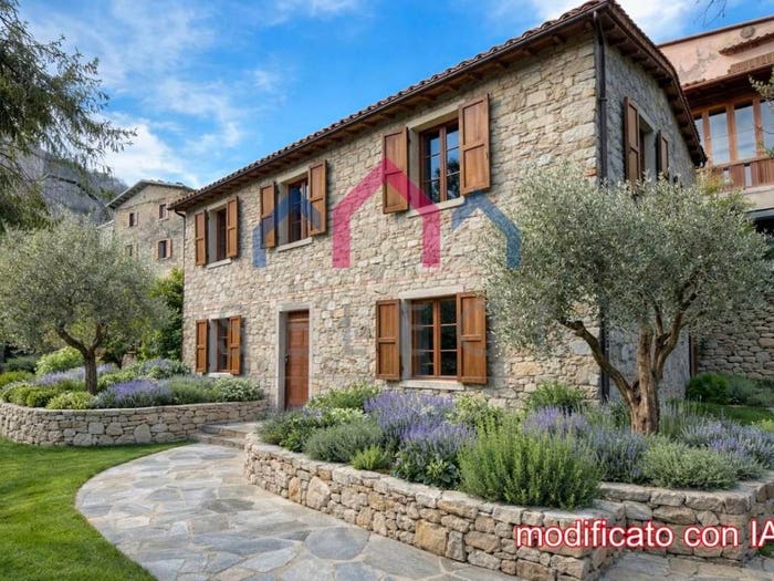 Casa quadrilocale in vendita in Via degli Archi, Fabbriche di Vergemoli