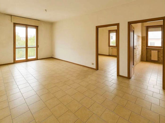 Appartamento quadrilocale in vendita in Viale A Tassoni, Viali, Modena