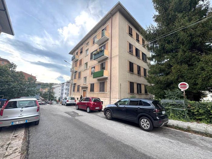 Appartamento quadrilocale in vendita in Via Guerrino D'Amico, Semicentro, Campobasso