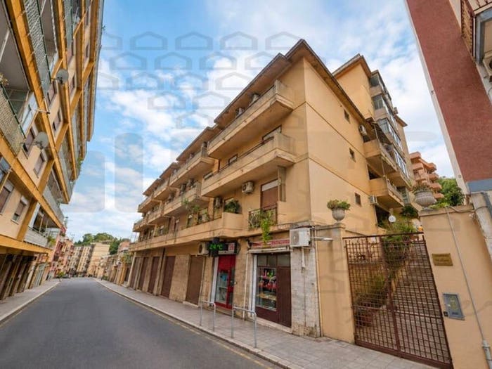 Appartamento con 5 locali in vendita in Giostra, Messina