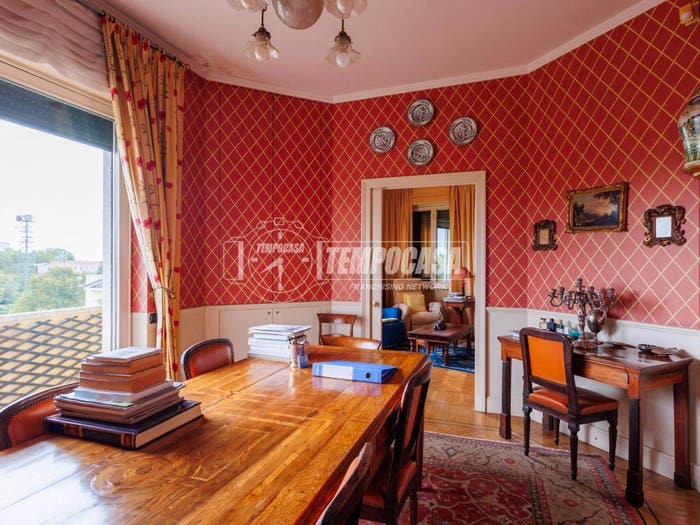 Appartamento con 5 locali in vendita in Viale Paolo Toschi, Centro Storico, Parma