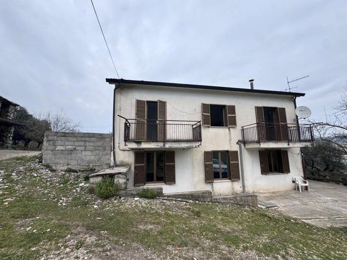 Casa con 6 locali in vendita in Centro, Morolo