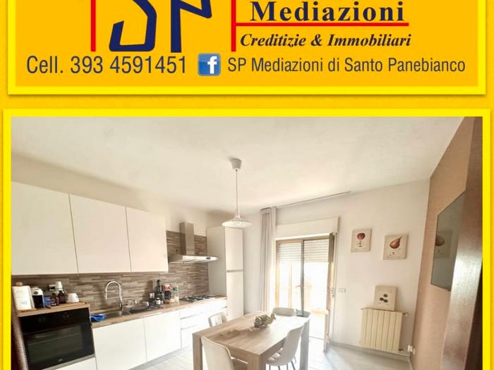 Appartamento quadrilocale in vendita in Viale Aldo Moro, Centro, Giarre