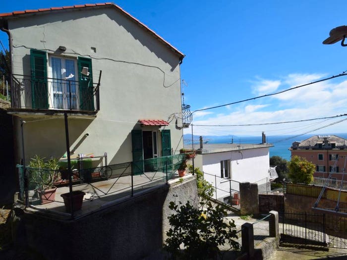 Casa trilocale in vendita in Via Piazzagrande, Vesima Crevari, Genova