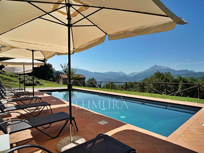 Casa con 8 locali in vendita in Località Albiano, Barga