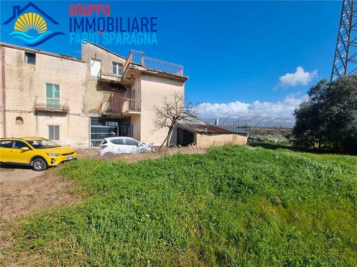 Casa con 6 locali in vendita in Cellole