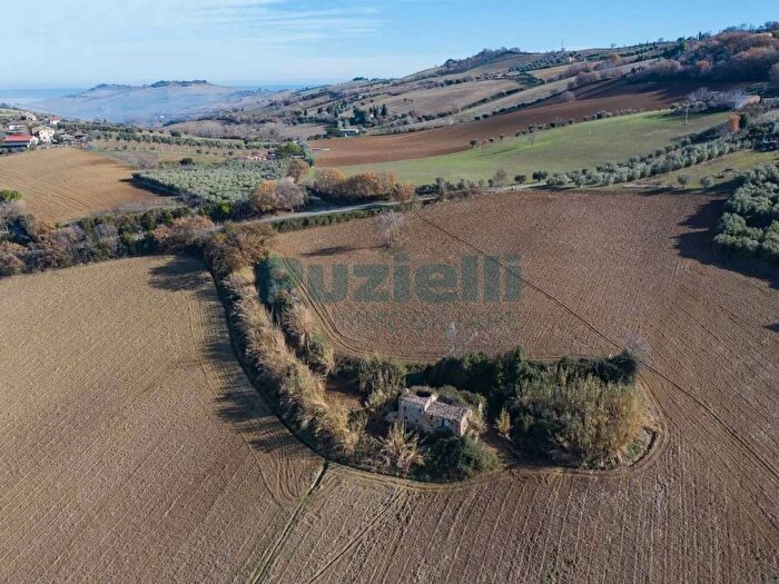 Casa con 6 locali in vendita in Sp SNC, Fermo