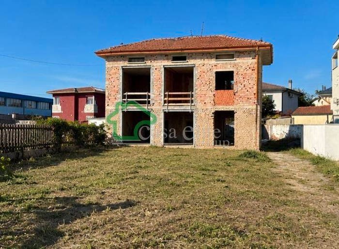 Casa con 5 locali in vendita in Via Statale Paullese, Centro, Madignano