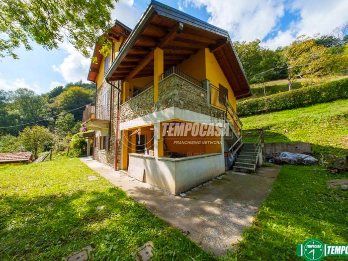 Casa trilocale in vendita in Via II Riviere SNC, Centro, Gignese