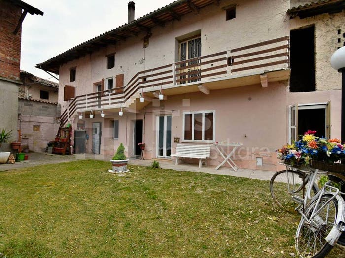 Casa con 6 locali in vendita in Via Dante Alighieri, Centro, Flaibano