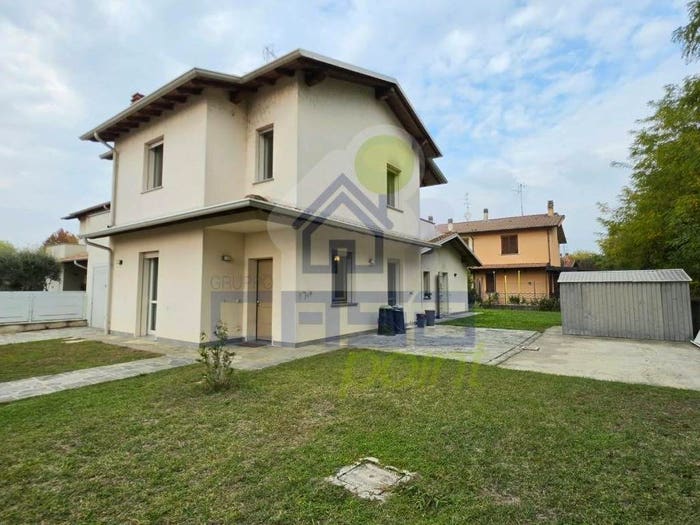 Casa quadrilocale in vendita in via Antonio Gramsci cm, Roggione, Pizzighettone
