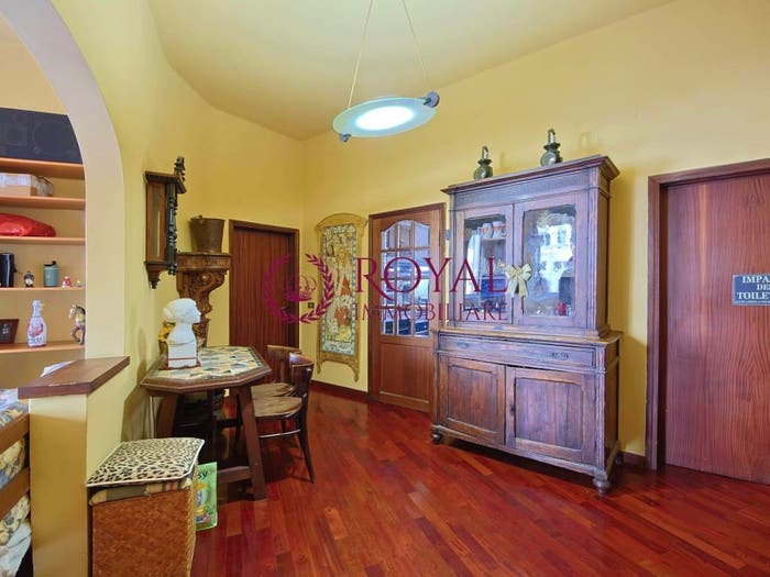 Appartamento con 5 locali in vendita in Via Goldoni, Cisternone, Livorno