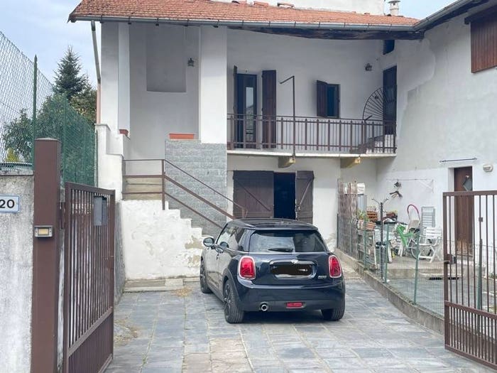 Appartamento trilocale in vendita in Via Alfredo Binda, Centro, Besozzo